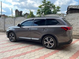 2016 Mitsubishi Outlander III Рестайлинг 2, коричневый, 2400000 рублей, вид 5