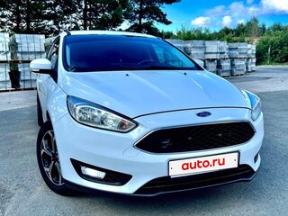 2017 Ford Focus III Рестайлинг, белый, 1100000 рублей, вид 2
