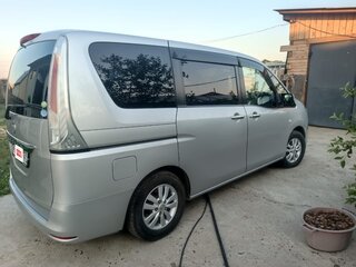 2010 Nissan Serena IV (C26), серый, 1340000 рублей, вид 4