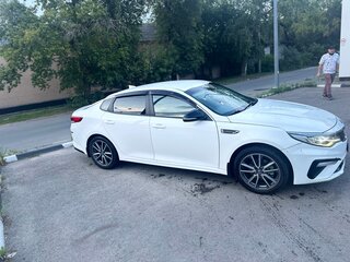 2019 Kia Optima IV Рестайлинг, белый, 1420000 рублей, вид 3