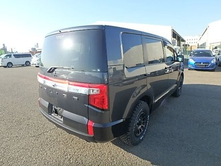 2022 Mitsubishi Delica D:5 I Рестайлинг, серый, 2980000 рублей, вид 5