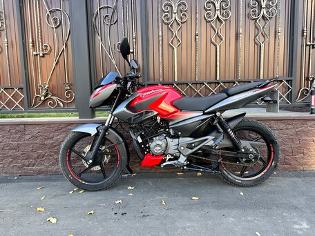 2021 Bajaj Pulsar NS 125, красный, 145000 рублей, вид 4