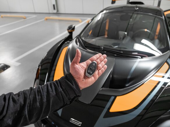 2019 McLaren Senna, оранжевый, 130000000 рублей - вид 23