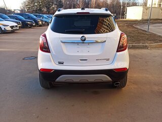 2022 Buick Encore I Рестайлинг, белый, 1870000 рублей, вид 3