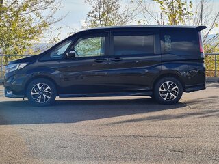 2018 Honda Stepwgn Spada V Рестайлинг, чёрный, 2500000 рублей, вид 4