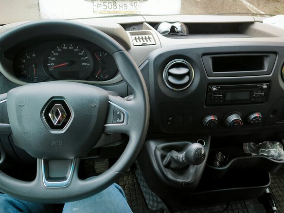 2016 Renault Master, жёлтый, 2400000 рублей - вид 4