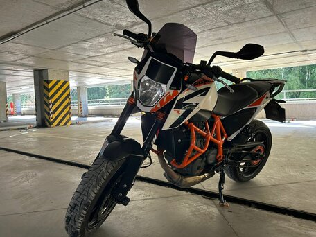 2014 KTM 690 Duke R, белый, 333000 рублей, вид 2