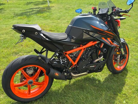 2021 KTM 1290 Super Duke R Evo, оранжевый, 1500000 рублей, вид 2