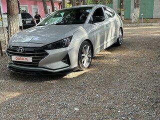 2019 Hyundai Elantra VI (AD) Рестайлинг, серебристый, 1950000 рублей, вид 2