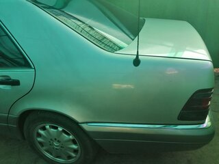 1995 Mercedes-Benz S-Класс 350 III (W140), серебристый, 1300000 рублей, вид 3