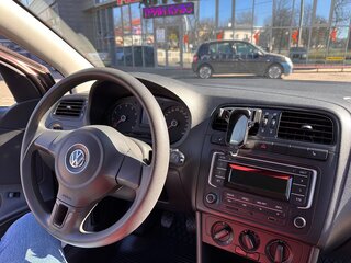 2015 Volkswagen Polo V, коричневый, 733036 рублей, вид 3