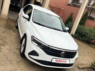 2021 Volkswagen Polo VI, белый, 1650000 рублей, вид 2