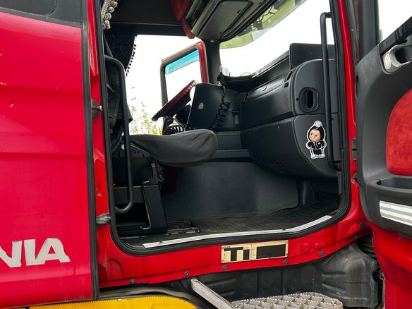2008 Scania 4-Series, красный, 2000000 рублей - вид 21