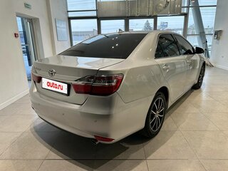 2018 Toyota Camry VII (XV50) Рестайлинг 2, серебристый, 2700000 рублей, вид 5