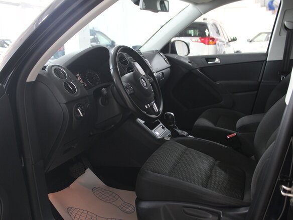 2014 Volkswagen Tiguan I Рестайлинг, чёрный, 1500000 рублей - вид 5