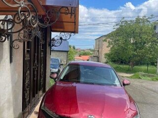 2020 Kia K5 III, красный, 2450000 рублей, вид 1