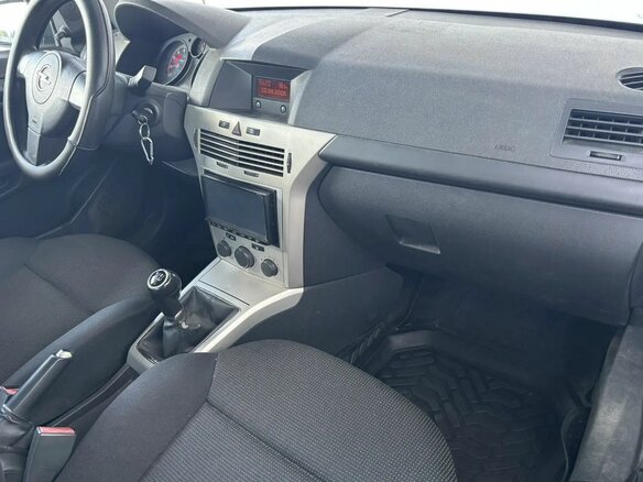2008 Opel Astra H Рестайлинг, чёрный, 290000 рублей - вид 9