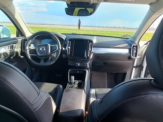 2019 Volvo XC40 I, белый, 2400000 рублей, вид 4