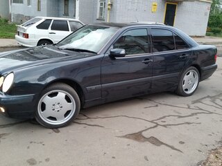 2000 Mercedes-Benz E-Класс 280 II (W210, S210) Рестайлинг, синий, 1350000 рублей, вид 3