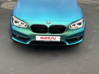 2018 BMW 1 серии 118i II (F20/F21) Рестайлинг 2, серебристый, 2320500 рублей, вид 2
