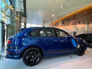 2022 Bentley Bentayga I Рестайлинг, синий, 42660000 рублей, вид 5