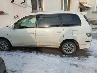 2002 Toyota Gaia, белый, 650000 рублей, вид 5