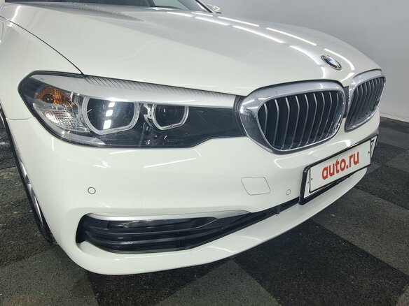 2018 BMW 5 серии 520d VII (G30/G31/G38), белый, 3000000 рублей - вид 3