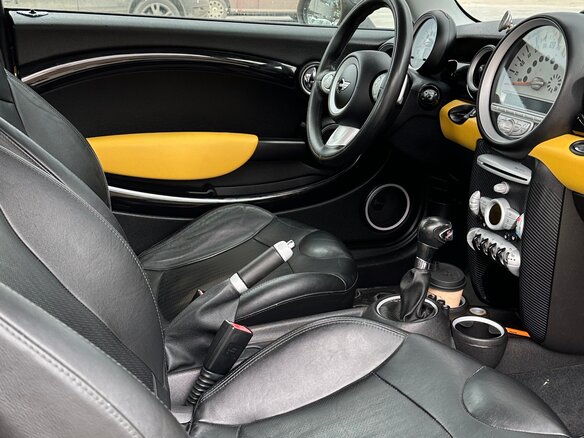 2008 Mini Hatch Cooper S II (R56), жёлтый, 1100000 рублей - вид 18