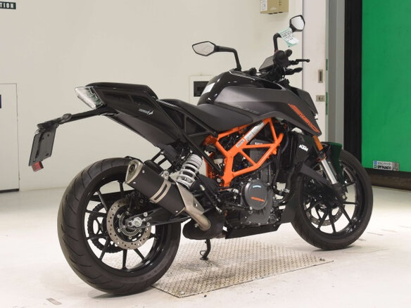 2024 KTM 390 Duke, чёрный, 399300 рублей - вид 4
