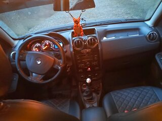 2017 Renault Duster I Рестайлинг, коричневый, 950000 рублей, вид 4