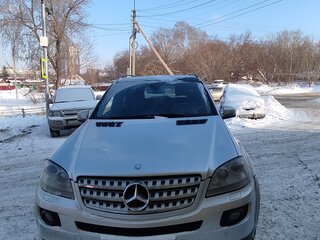 2006 Mercedes-Benz M-Класс 500 II (W164), серебристый, 1850000 рублей, вид 3
