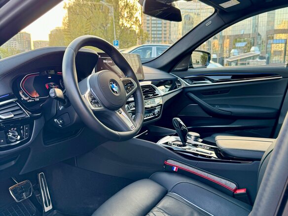 2022 BMW 5 серии 530i VII (G30/G31/G38) Рестайлинг, серый, 7299000 рублей - вид 6