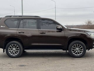 2017 Toyota Land Cruiser Prado 150 Series Рестайлинг 2, коричневый, 5800000 рублей, вид 3