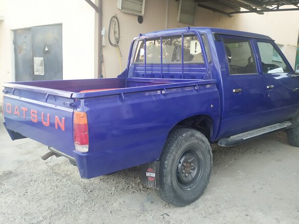 1982 Datsun 720, синий - вид 2
