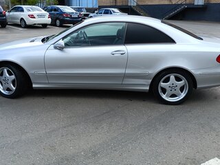 2002 Mercedes-Benz CLK-Класс 240 II (W209), серебристый, 700000 рублей, вид 3