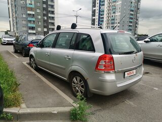 2008 Opel Zafira B Рестайлинг, серебристый, 600000 рублей, вид 2