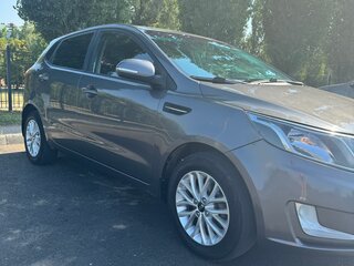 2014 Kia Rio 6-speed III, серый, 1100000 рублей, вид 4