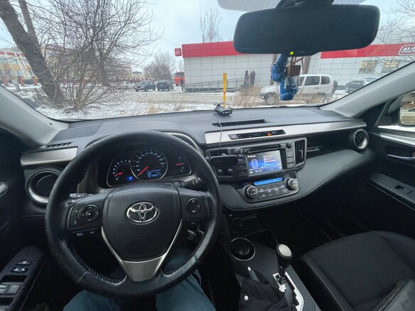 2015 Toyota RAV4 IV (XA40), белый, 1950000 рублей - вид 10