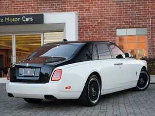 2022 Rolls-Royce Phantom VIII (Series I), белый, 54565587 рублей, вид 4
