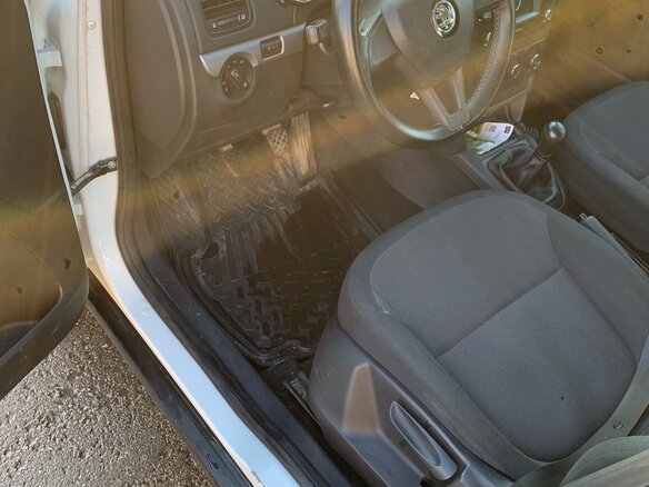 2016 Skoda Yeti I Рестайлинг, белый, 800000 рублей - вид 8