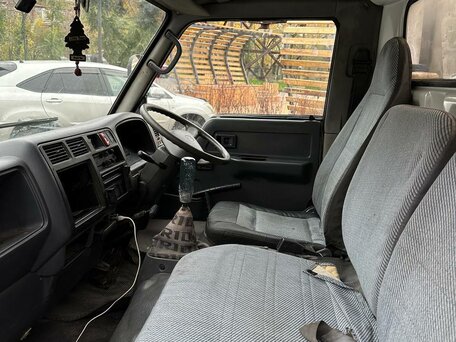 1995 Toyota Toyoace, белый, 990000 рублей, вид 5