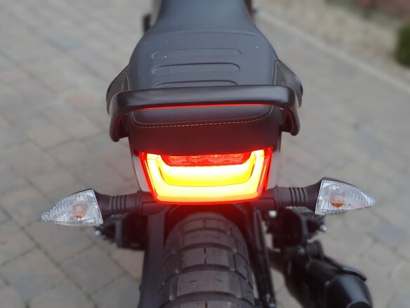 2022 Husqvarna Svartpilen 401, чёрный, 573818 рублей - вид 7