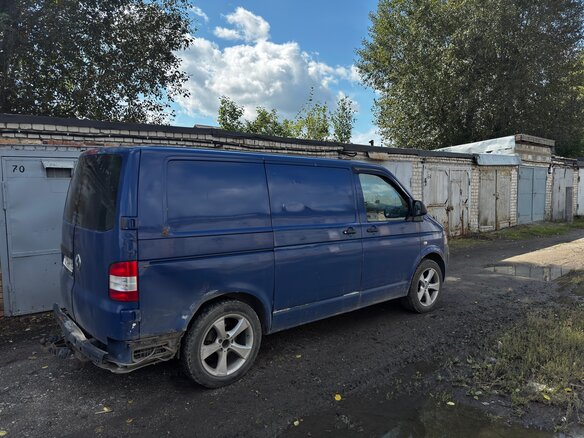 2010 Volkswagen Transporter T5 Рестайлинг, синий, 750000 рублей - вид 4