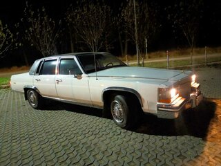 1988 Cadillac Brougham, белый, 2800000 рублей, вид 4