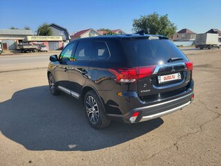 2017 Mitsubishi Outlander III Рестайлинг 2, чёрный, 2150000 рублей, вид 5