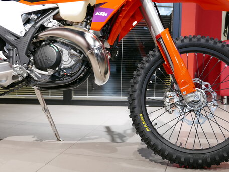 2024 KTM 150 EXC, оранжевый, 1199900 рублей, вид 3