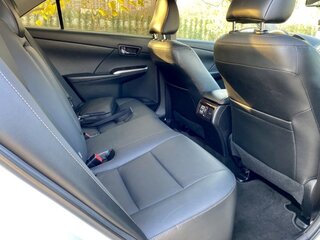 2016 Toyota Camry VII (XV50) Рестайлинг, белый, 2650000 рублей, вид 5