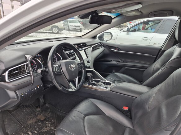 2018 Toyota Camry VIII (XV70), белый, 2450000 рублей - вид 9