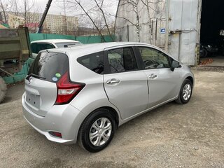 2017 Nissan Note II Рестайлинг, серебристый, 1099000 рублей, вид 3