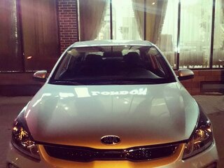 2019 Kia Rio IV, серебристый, 1780000 рублей, вид 3
